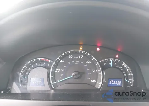 2012 Toyota Camry Xle z USA, uszkodzony, nr VIN 4T4BF1FK6CR242800